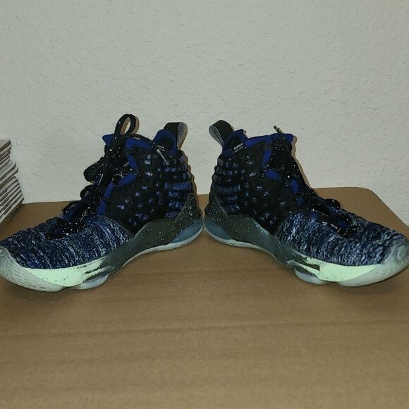 Lebron James 17 Constellation Shoes - Picture 6 of 6